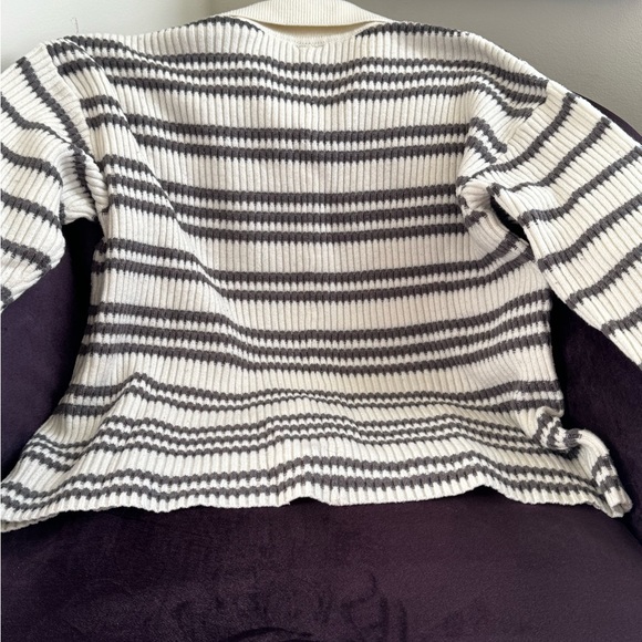 Cute Striped Sweater - Picture 5 of 5